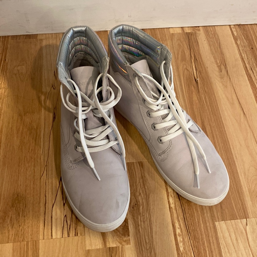 Women’s Timberland size 91/2 sneakers